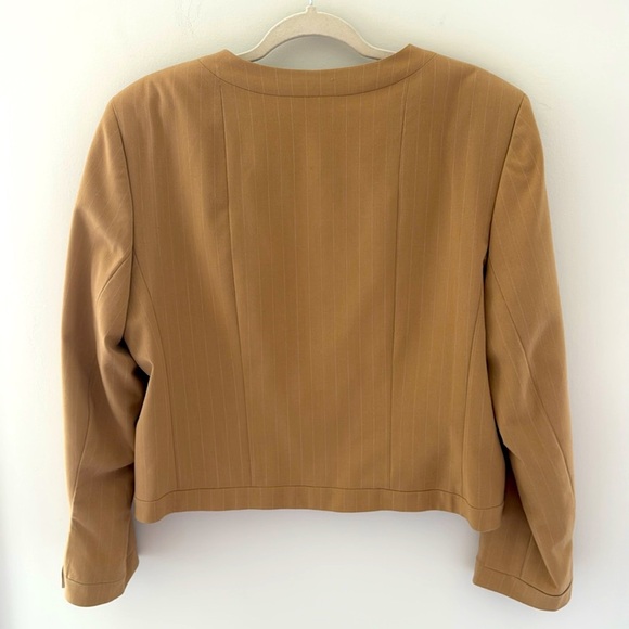 NWOT Harve Benard Tan Blazer Cropped Structured size 14 - Picture 2 of 7